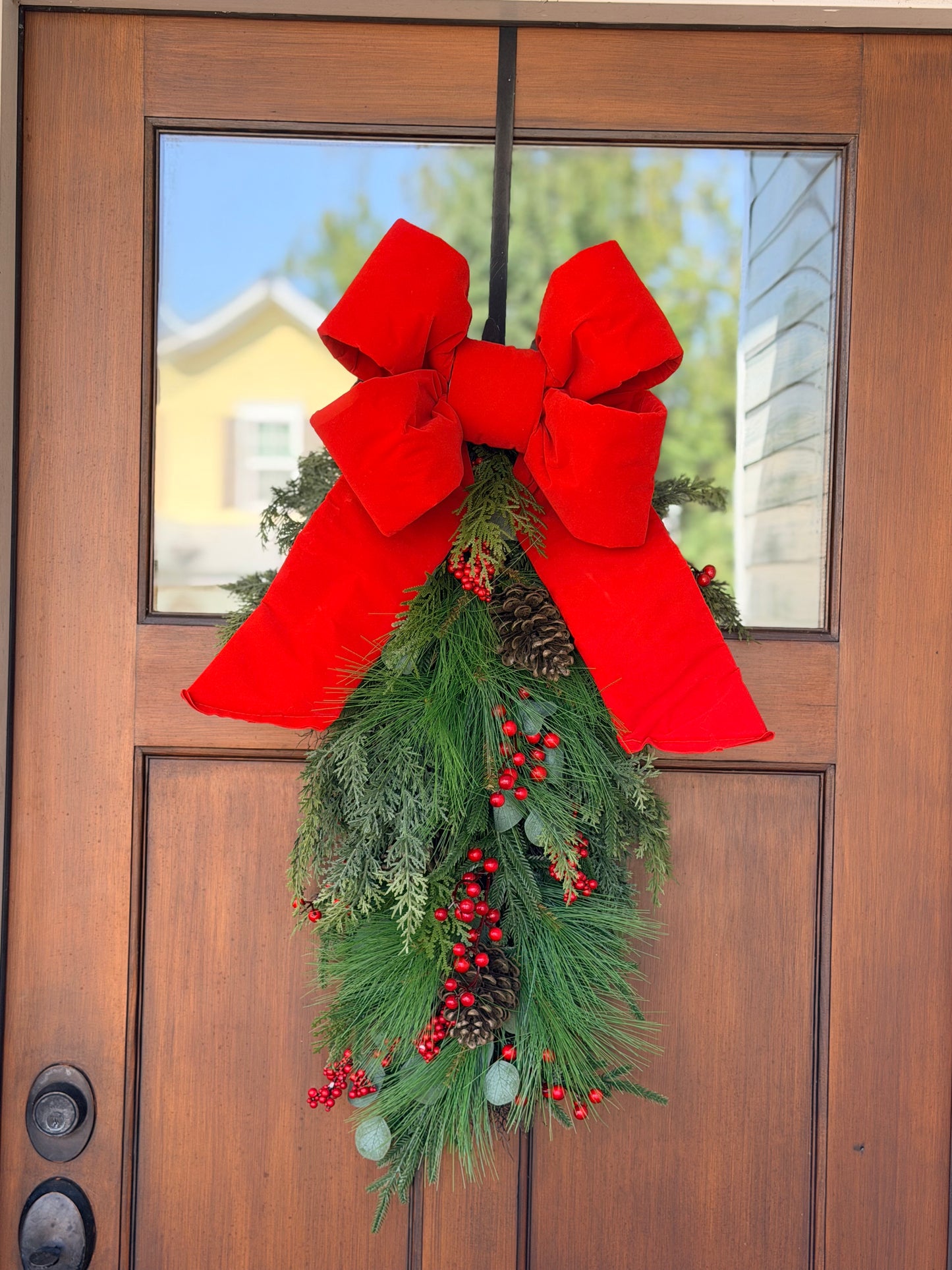 Holiday Heritage 12 Inch-Four Loop Red Velvet Bow