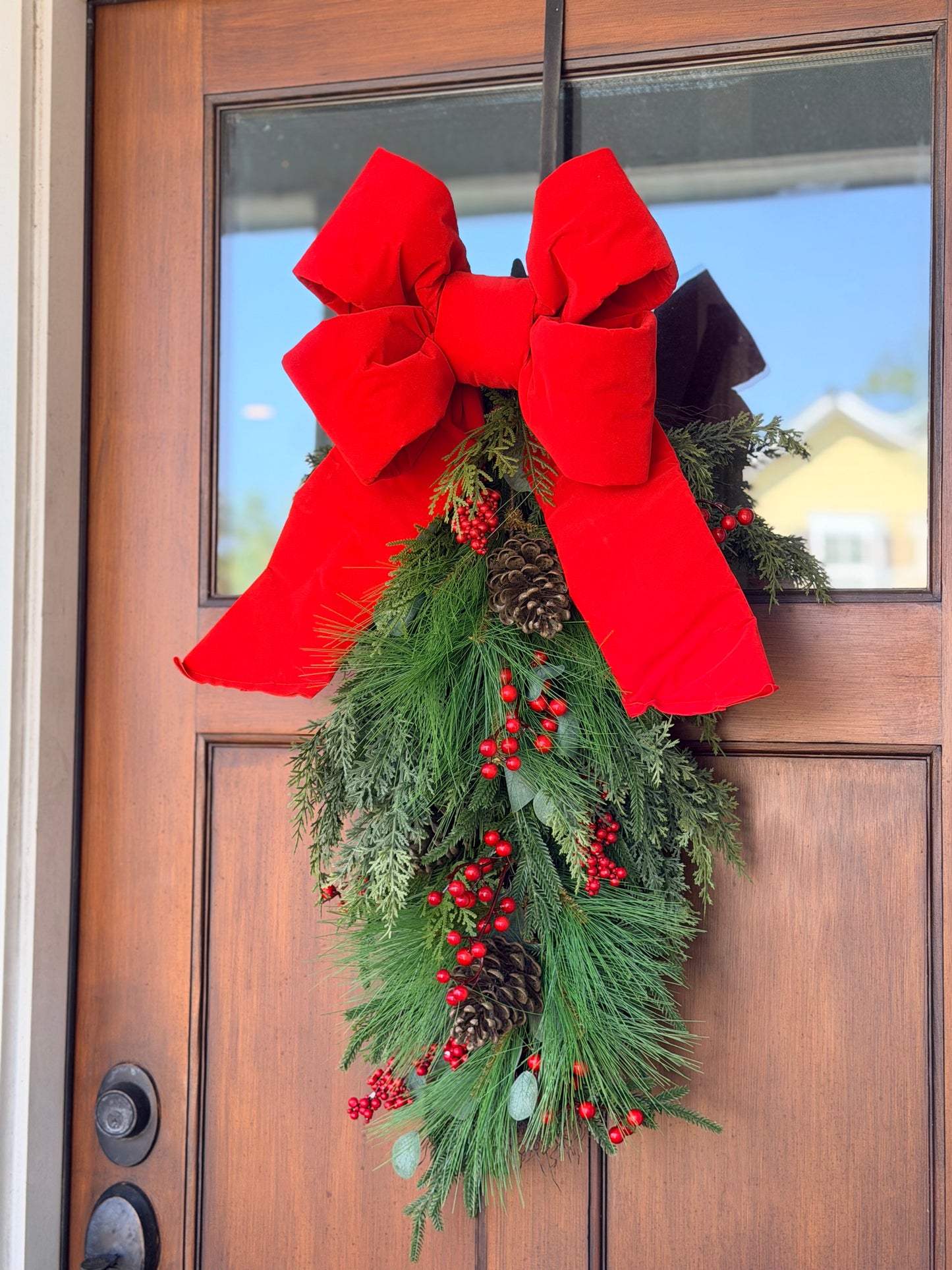Holiday Heritage 12 Inch-Four Loop Red Velvet Bow